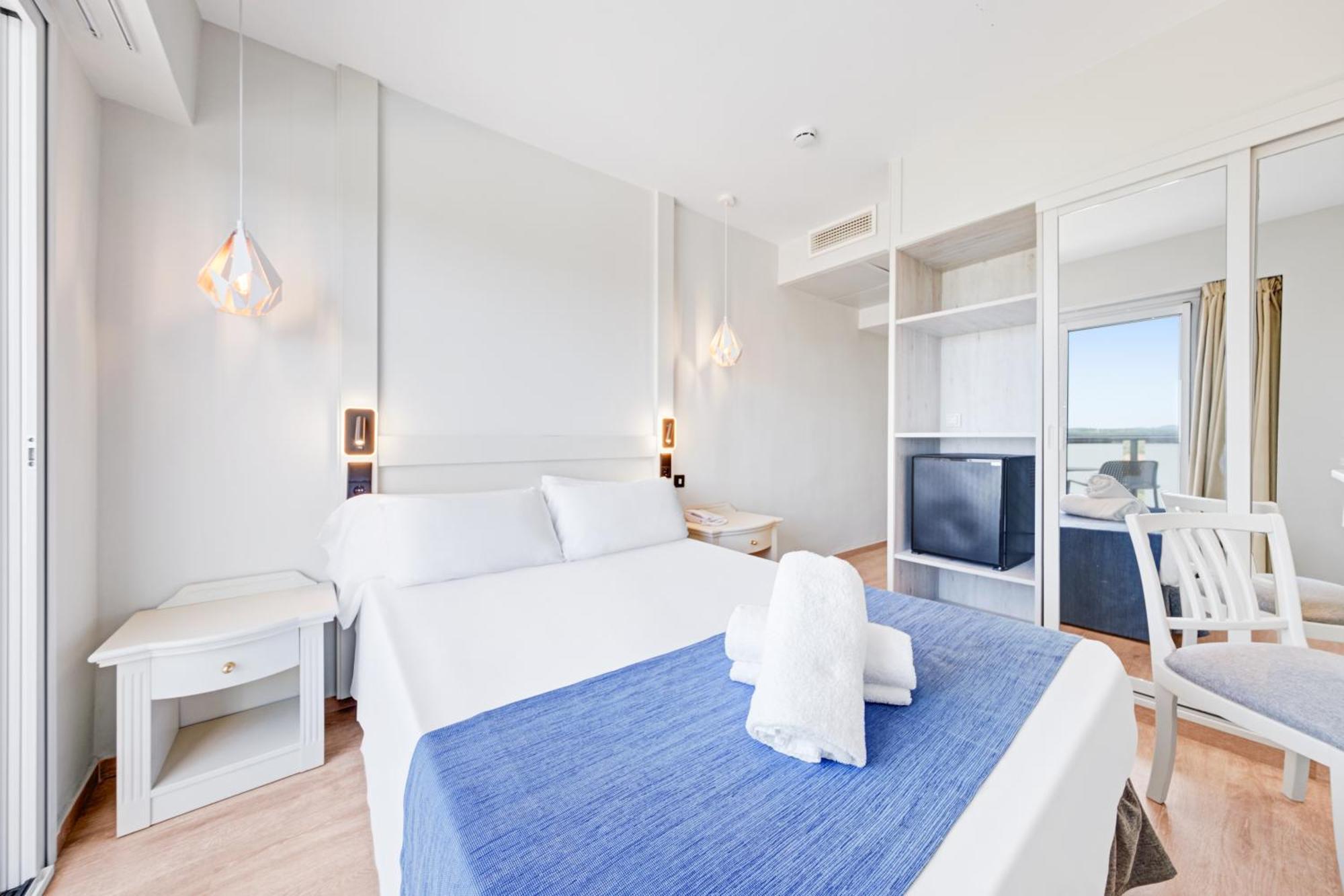 Hotel Ankaa - Adults Only Porto Cristo Room photo