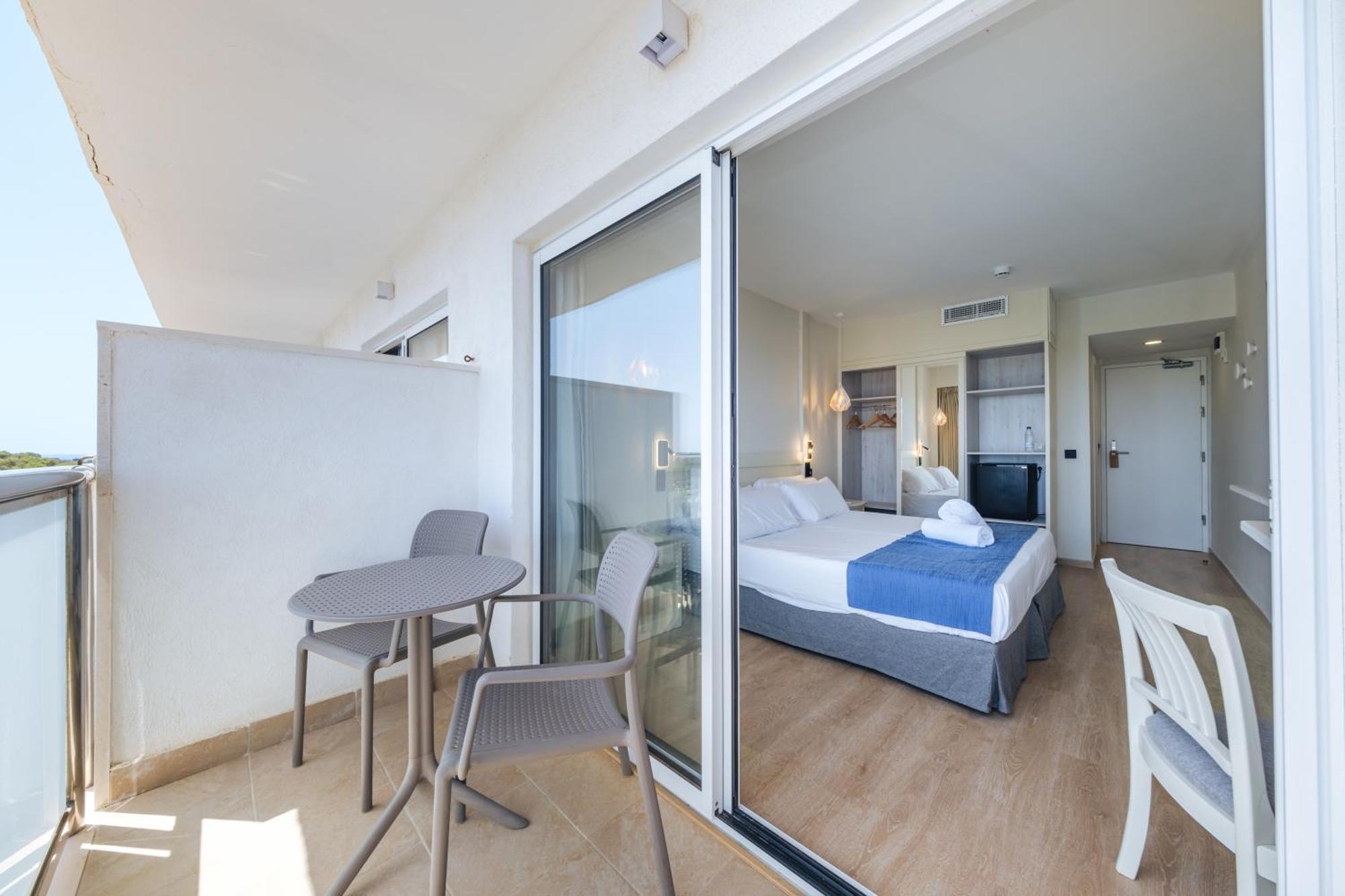 Hotel Ankaa - Adults Only Porto Cristo Room photo